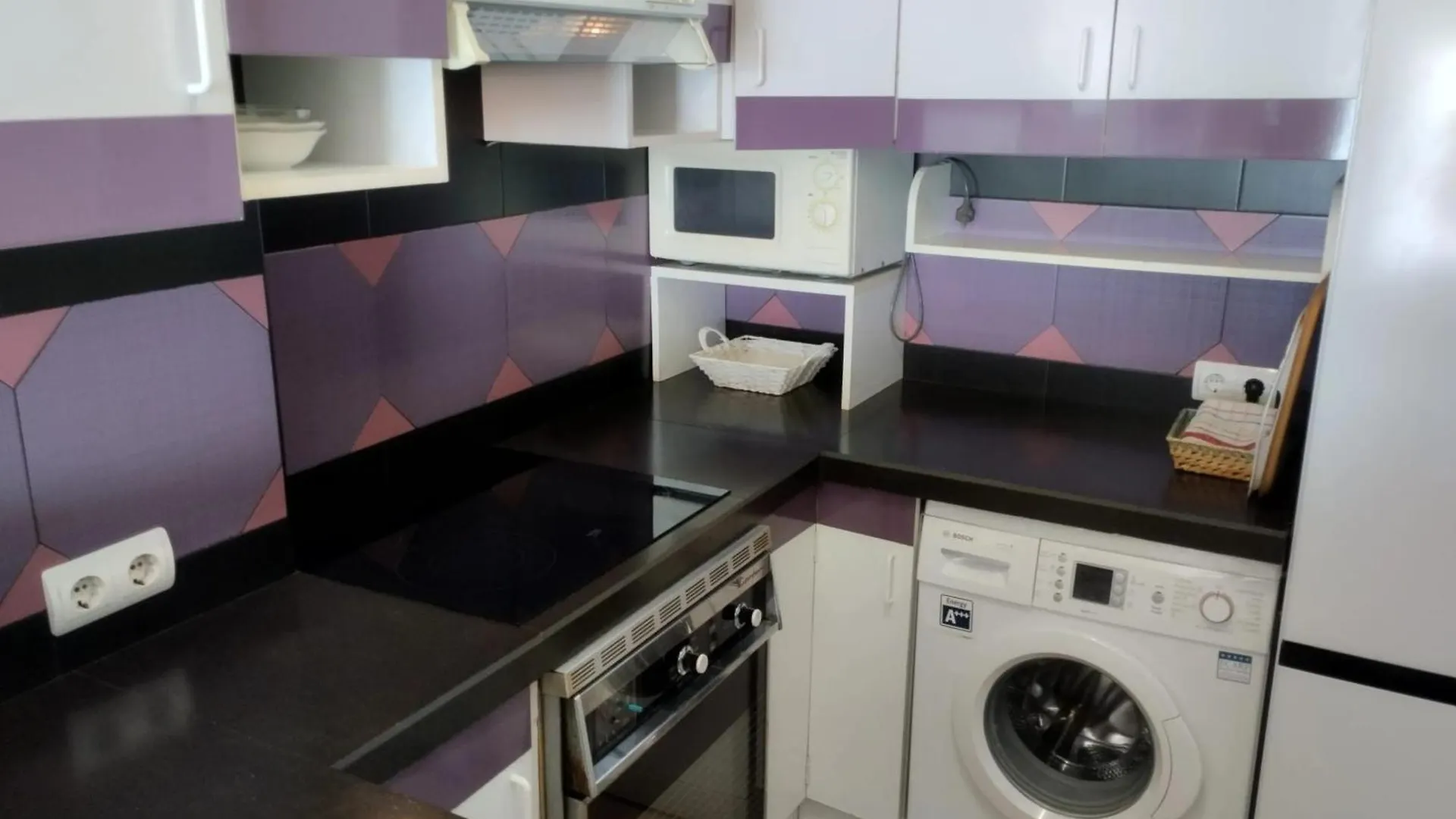 Spacious Apartment With Sea And Mountain Views In Fuengirola 95M² 0*,