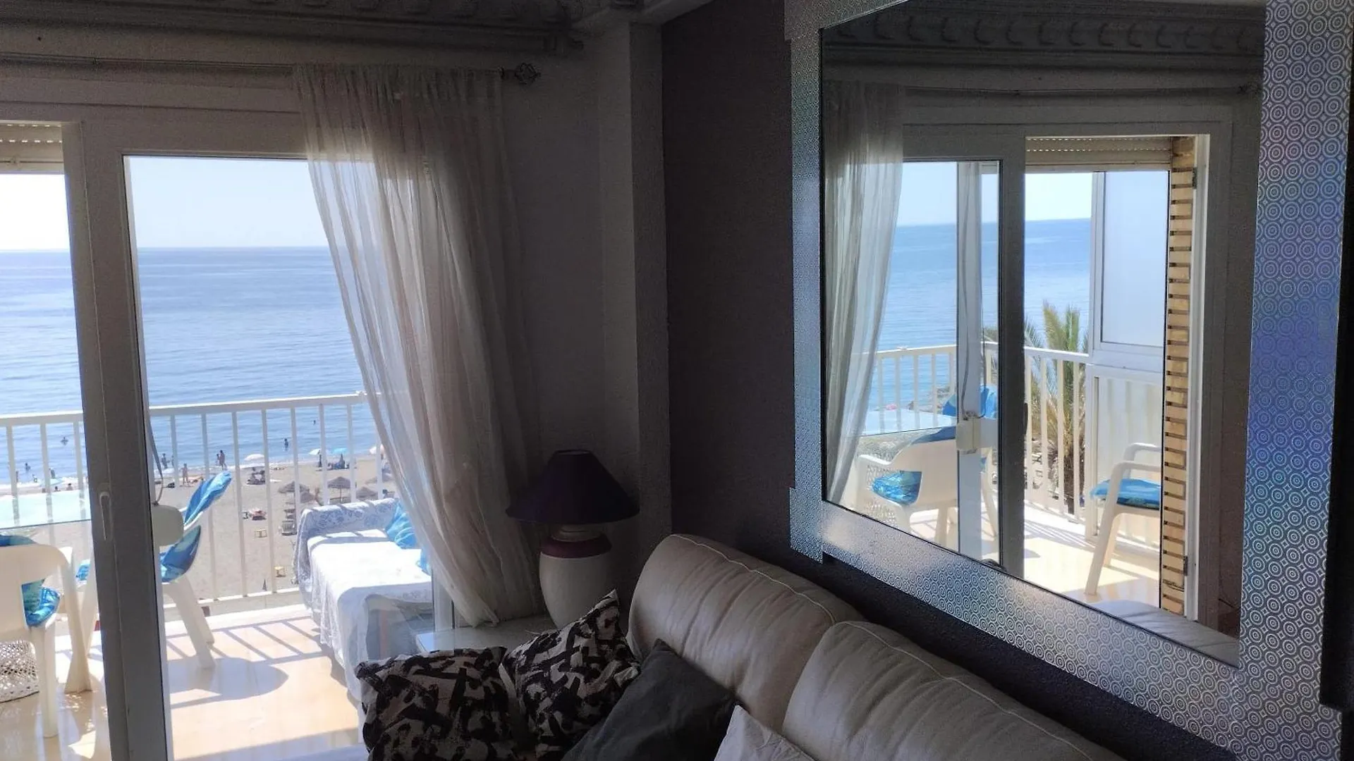Spacious Apartment With Sea And Mountain Views In Fuengirola 95M²