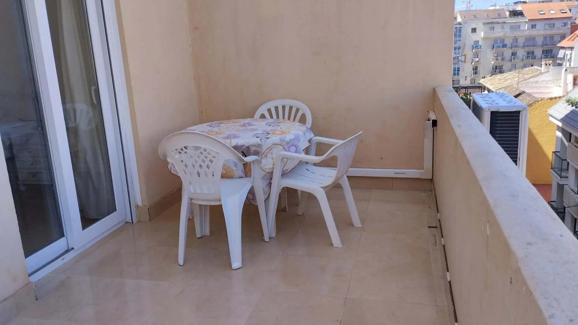 Spacious Apartment With Sea And Mountain Views In Fuengirola 95M²