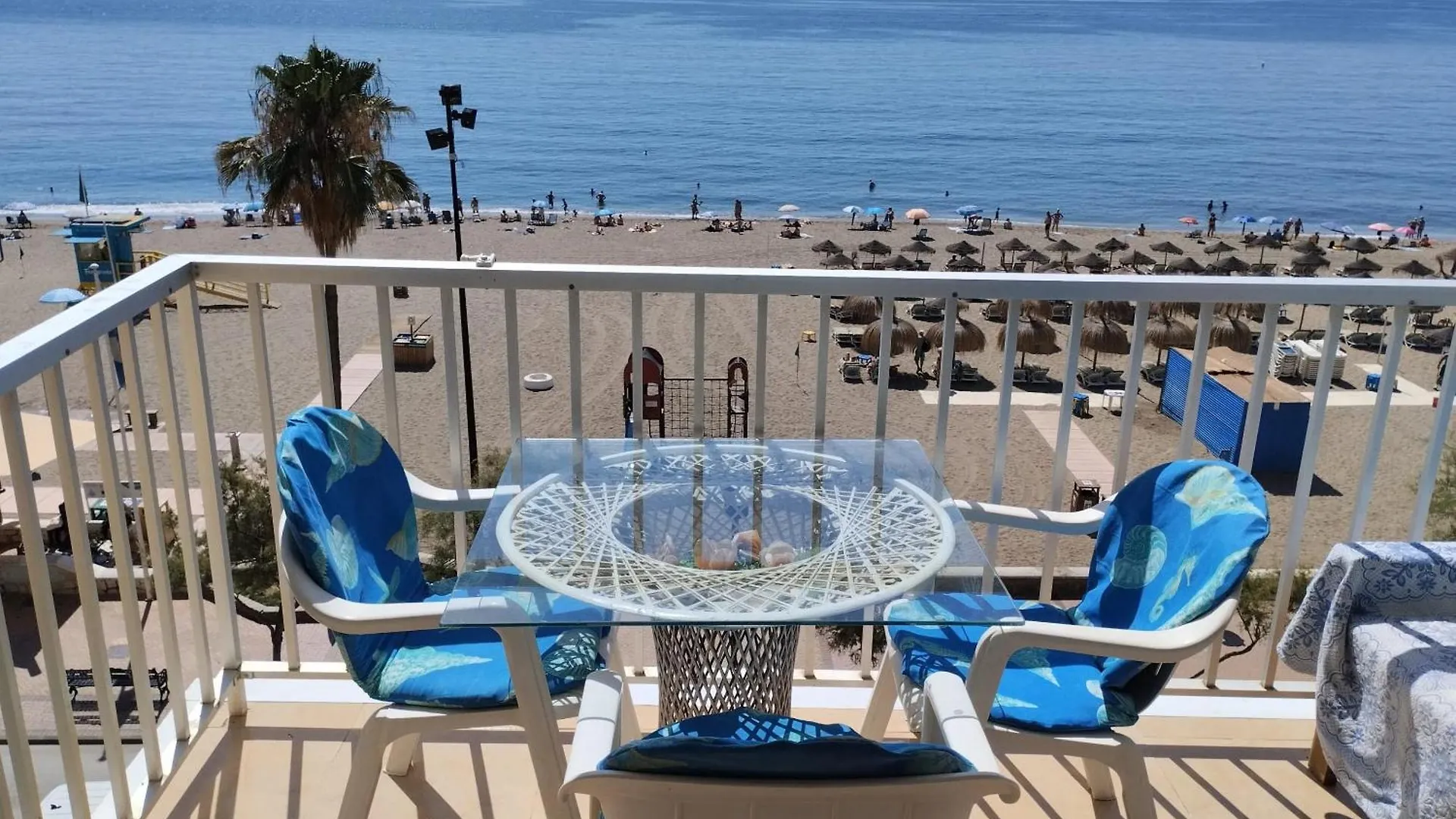 Spacious Apartment With Sea And Mountain Views In Fuengirola 95M²