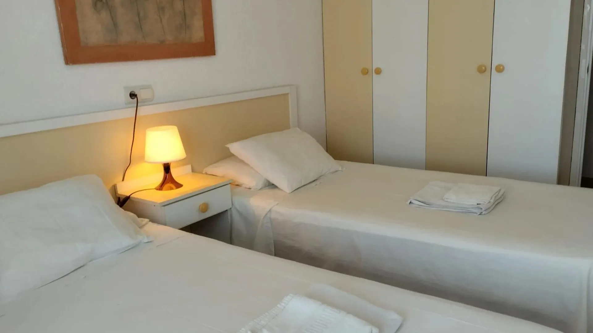 Spacious Apartment With Sea And Mountain Views In Fuengirola 95M²