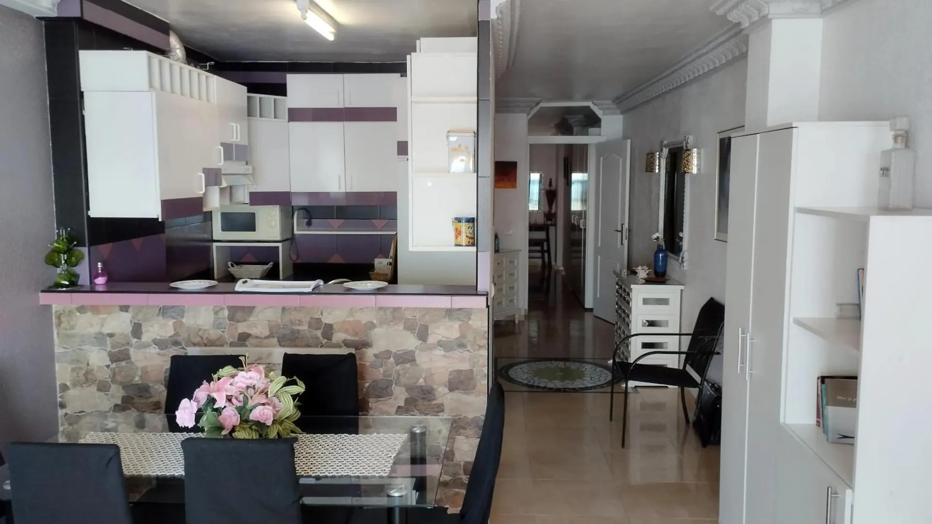 Spacious Apartment With Sea And Mountain Views In Fuengirola 95M²