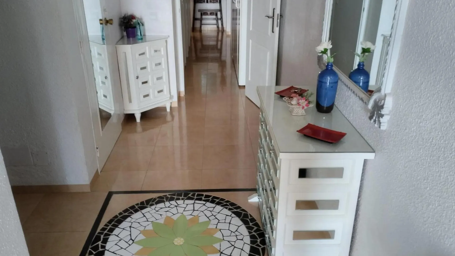Spacious Apartment With Sea And Mountain Views In Fuengirola 95M² 0*,