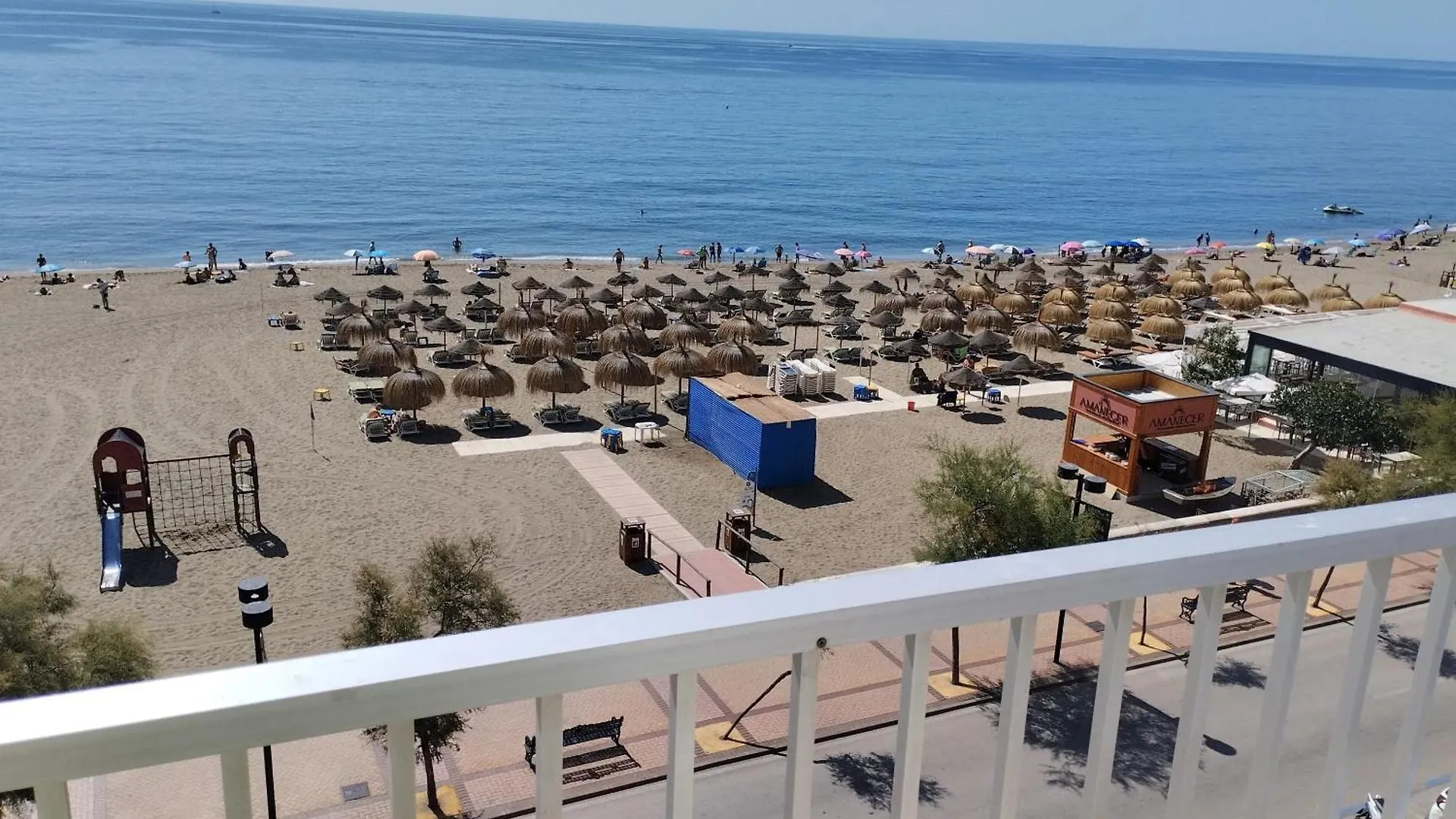 Spacious Apartment With Sea And Mountain Views In Fuengirola 95M²