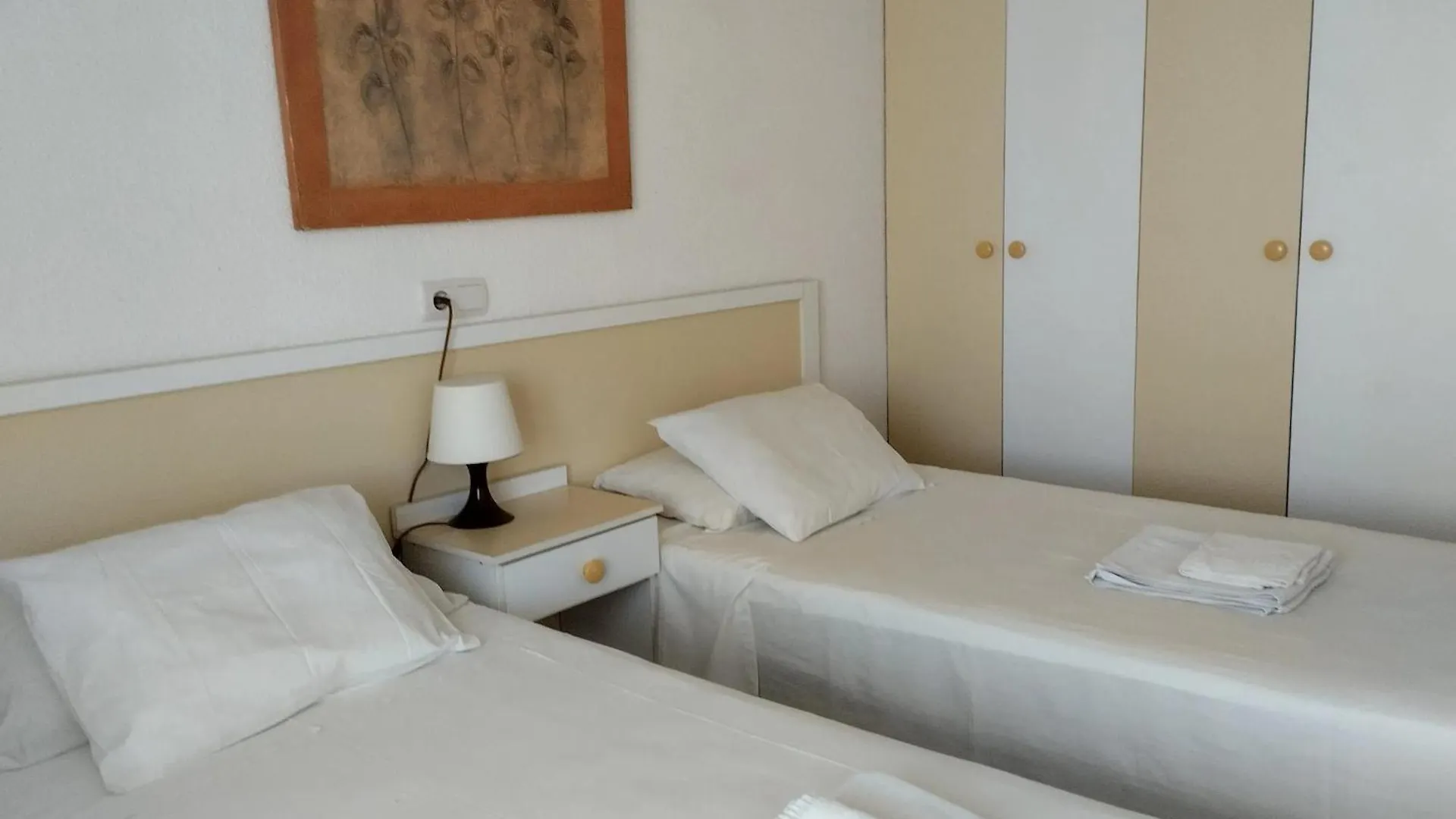 Spacious Apartment With Sea And Mountain Views In Fuengirola 95M²